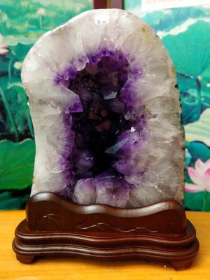 月理水晶~ 頂級天然拋光紫水晶洞 10公斤 ((巴西紫水晶洞)) 藏風 納氣