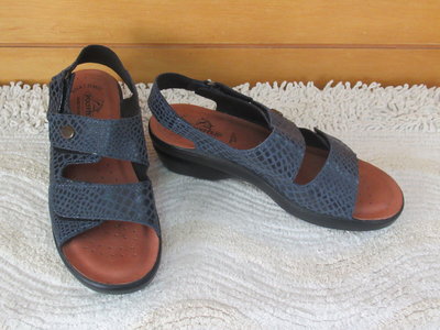二手如新【POLYFLEX】義大利製可調整寬帶柔軟全真皮厚底圓頭#37/23.5腳藍色涼鞋