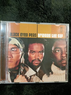 黑眼豆豆合唱團 Black Eyed Peas - Bridging The Gaps - 碟片近新 - 151元起標