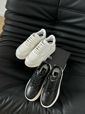 Chanel 24A新款厚底運動鞋 白色網球Sneakers穿搭最近話題熱度有點高 這雙也來的剛剛好！