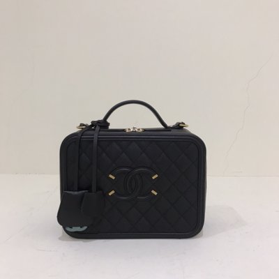 Chanel Vanity Case 24 化妝箱包 大款 菱格紋 荔枝皮 金釦 黑色《精品女王全新&amp;二手》