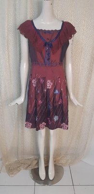 轉賣~ 緞帶蕾絲領繡花貼布禮服洋裝