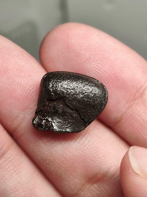 【二手】Alin阿林鐵隕石 原石3.7克，沸騰熔殼，卷邊，熔流線 古董 老貨 收藏 【錦繡古玩】