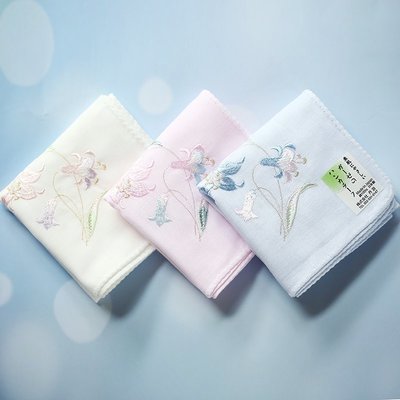 日本製刺繡百合棉手帕  百合花  日本手帕  棉手帕  方巾  毛巾  乳白色  藍色  粉紅色【小雜貨】