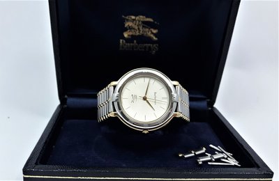 【Jessica潔西卡小舖】BURBERRY時尚白面鐵帶腕錶,附原裝錶盒及錶節