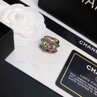 ,Chanel 香奈兒 經典雙C戒指logo 小香家的款式真心無需多介紹每一款都超好看，精致大方，非常顯氣 NO14214
