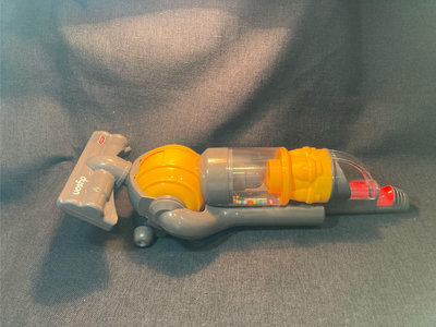 二手 英國CASDON家電玩具 Dyson 球型真空吸塵器玩具 （缺把手） 便宜出售 其他功能正常 能接受者再購買