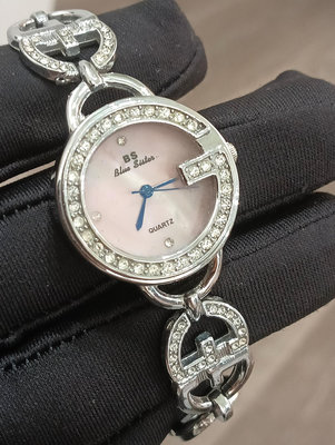 Balas 類似Gucci款 水鑽時尚 Water Resistant 生活防水 可正常使用 珍珠母貝錶盤 女石英錶 手圍17公分