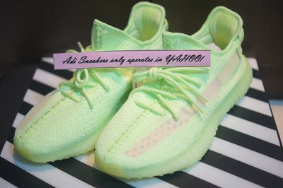 Adidas Yeezy Boost 350 V2 Glow in dark EG5293 鞋底夜光 代購附驗鞋證明