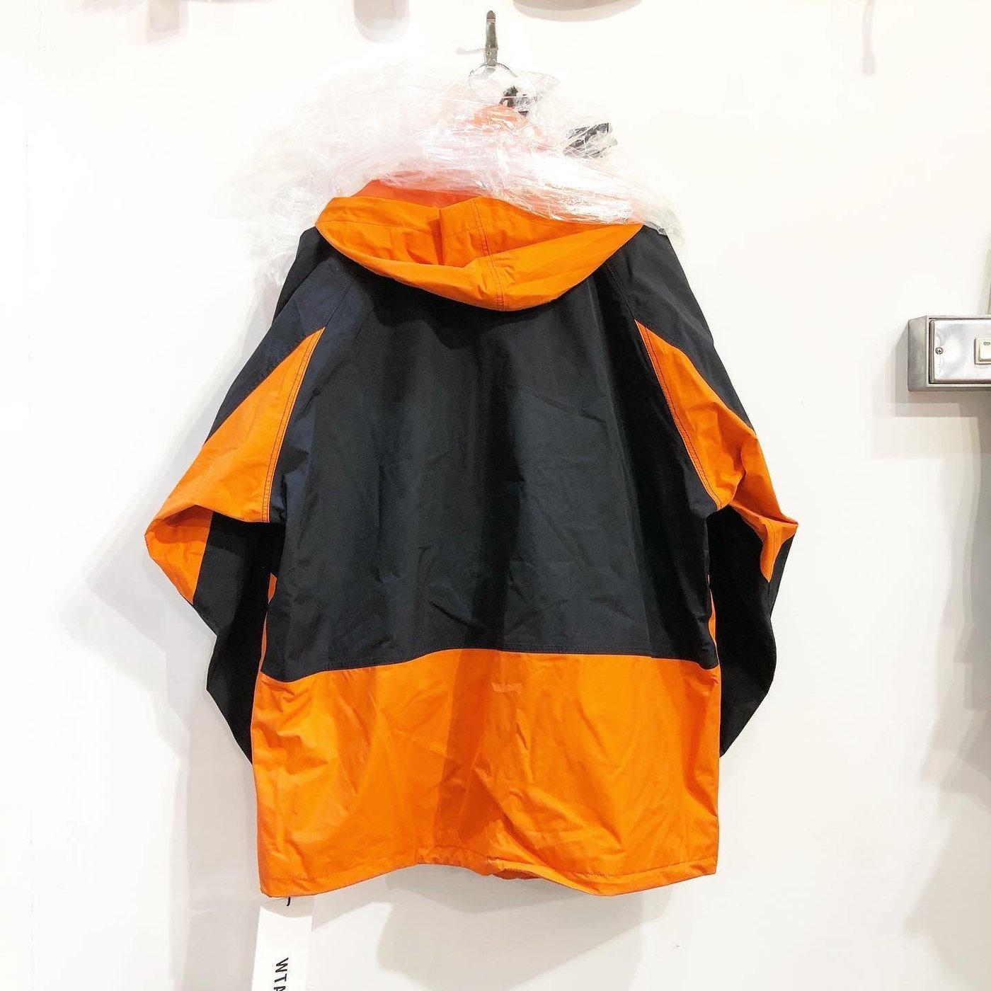 希望商店】WTAPS x HELLY HANSEN BOW JACKET 20SS 機能拼接衝鋒衣