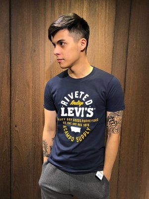 美國百分百【全新真品】 Levis 短袖 T恤 T-shirt 上衣 雙頭馬車 經典Logo 男 深藍 AI87