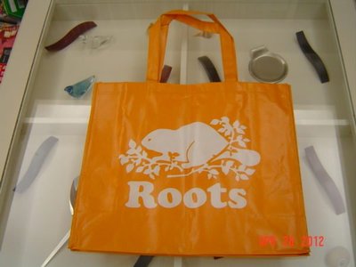 ROOTS 獨家  限量隠藏版-橘色   大型款   狸貓環保購物袋 ( 全新)   特價:400元