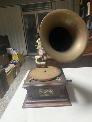 百年骨董留聲機 美國Victor E 收藏級銅喇叭花留聲機