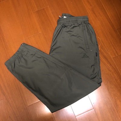 （Size XL) Adidas 復古刺繡軍綠色防風長褲(3M風褲）