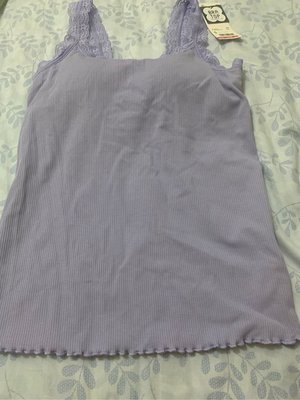 日本買回有uniqlo。sizeS紫色背心有內襯長23吋（櫃2抽一）