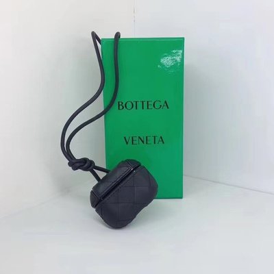 HJ國際精品館20秋冬Bottega Veneta 612042 AIRPODS CASE保護盒-黑色
