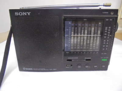 早期日本製新力SONY 12 BANDS ICF-7601 12波段古董級收音機，實物如照片，請看說明。
