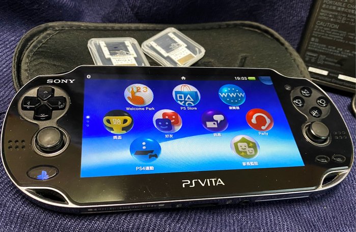 Sony Psvita Pch 1004 3 73 無改機 遊戲掌機台灣公司貨 Yahoo奇摩拍賣