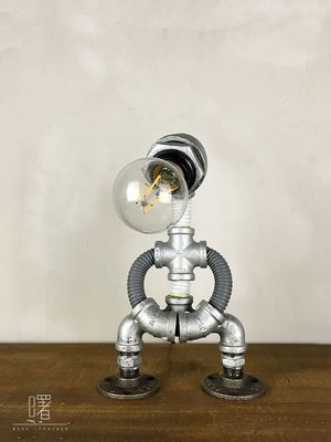 【曙muse】工業風檯燈（可調光） 馬步型機器人桌燈 造型檯燈 loft 工業風 咖啡廳 民宿 餐廳 住家