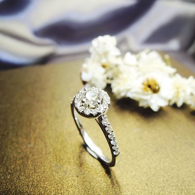已售出✨鑽石 亮麗鑽戒0.31克拉💎邊鑽 0.50克拉💎女18K金鑽石戒指✈原裝進口