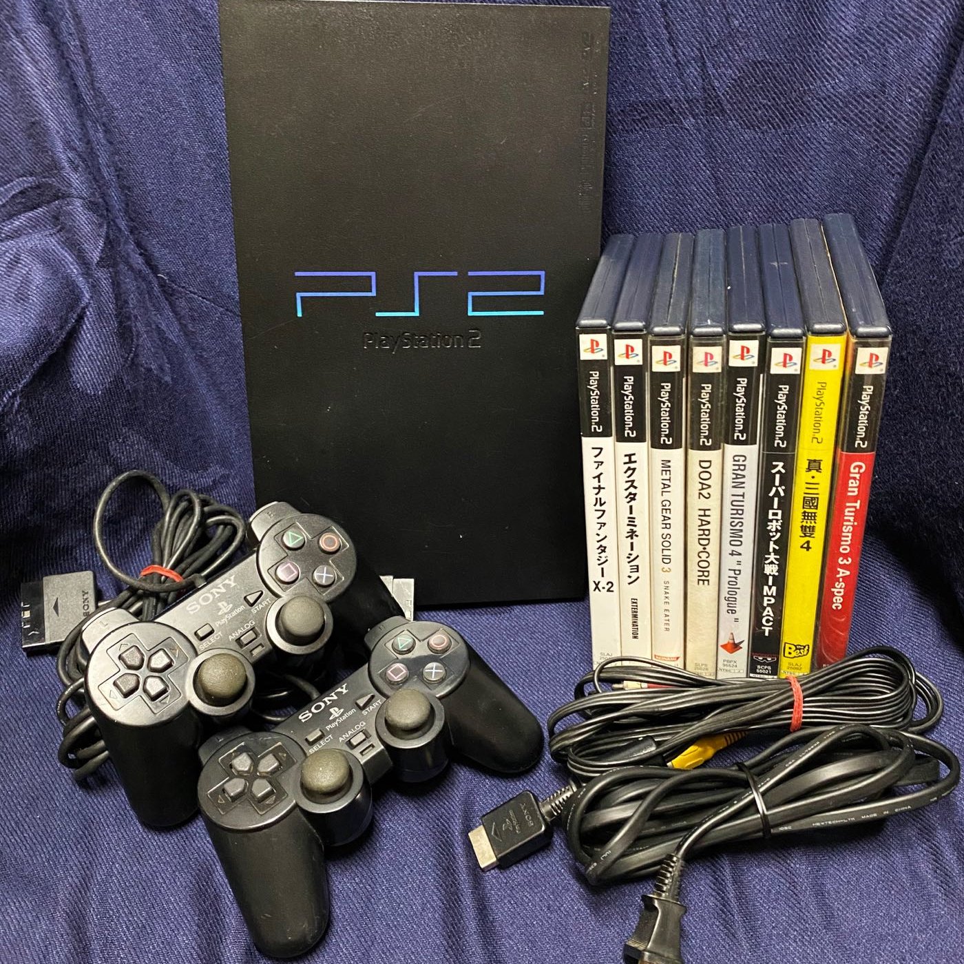Sony PlayStation 2 PS2 SCPH-30007R 主機(已改機，日本製）、原廠手把*2、AV線*1、8MB記憶卡、電源線*1、遊戲8
