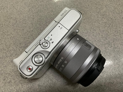 [保固一年][高雄明豐] 公司貨 95新 Canon EOS  M10+15-45mm 便宜賣 M50 M5 M3 M100 [D1414{