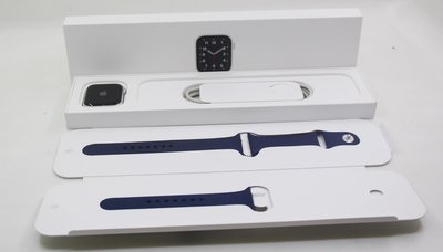 【 青蘋果】Apple Watch SE GPS 44mm 銀色鋁金屬 智能手錶 二手手錶#DE151