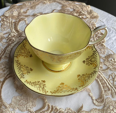 Royal Albert 皇家阿爾伯特黃色金蕾絲骨瓷咖啡杯