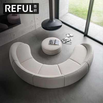 優惠價~~2023新款弧形沙發半圓白色現代簡約大平層客廳羊羔絨棉麻布藝沙發