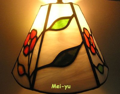 豬豬姨陶屋~手工鑲嵌玻璃花花桌燈~Tiffany style Stained Glass Table Lamp~
