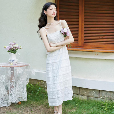 廠家出貨法式浪漫花瓣蕾絲吊帶白色連衣裙夏季顯瘦小清新裙子