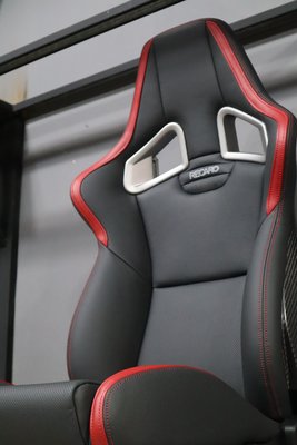 全新進口RECARO SPX AVANT LL211牛皮椅面/卡夢椅背/電動椅背調整最高階可調賽車椅