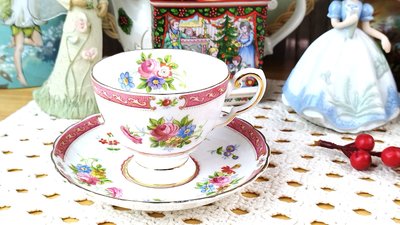 紫丁香歐陸古物雜貨♥ 英國1940年代 Tuscan手繪粉色玫瑰花朵細骨瓷茶杯杯組.咖啡杯組