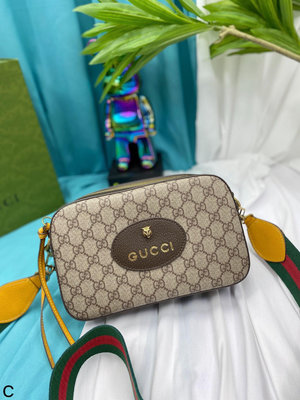 【二手包包】Gucci Neo Vintage 系列 肖戰同款相機包 男女皆可駕馭 標志性的紅綠條紋寬肩帶 NO179284
