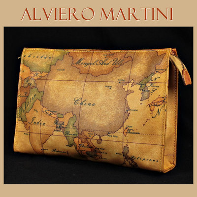 【桑園の】二手真品 ■ 義大利製 Alviero Martini ■ 經典世界地圖 拉鍊手拿包 萬用收納包 週日結標 T 5267
