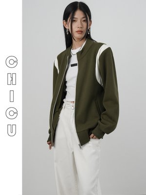 CHIC U 日常著裝軍綠色拉鏈外套早秋設計感寬鬆休閒拼色夾克