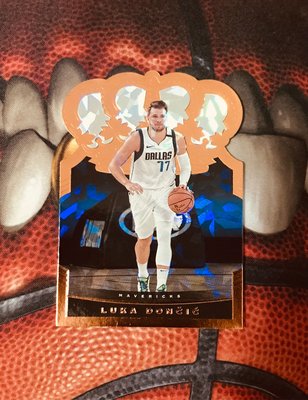 2020-21 Luka Doncic Panini Crown Royale Bronze Cracked Ice #43