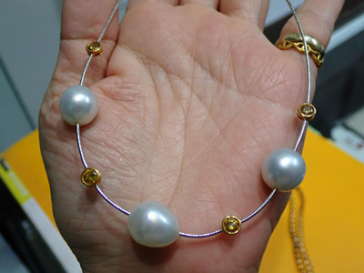 母親節欣賞一口價珠寶珠寶收藏天然三顆南洋珠天然黃鑽4顆(非黃寶)約80分純18K金設計項鍊獨特唯一老少咸宜母親最愛的珠寶
