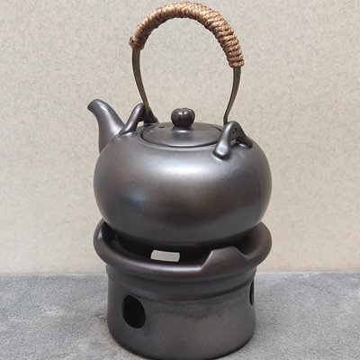 京窯奈米鈦高導熱J150耐熱直火陶壺。提把為防燙銅把。容量1500cc(含爐座、酒精燈)【現貨商品，當日出貨】