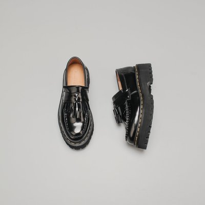 新品單鞋法式復古圓頭粗跟流蘇樂福鞋女英倫學院黑色皮鞋促銷