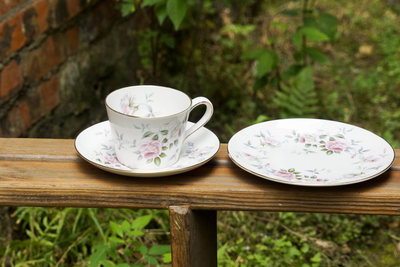 【旭鑫骨瓷】1970年代Tuscan粉與白玫瑰系列 茶杯咖啡杯 英國復古骨瓷E.31