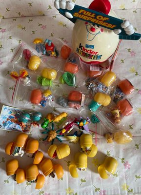 懷舊版 建達出奇蛋 糖果盒 企業寶寶 小玩具 公仔