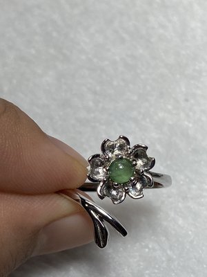 緬甸玉A貨翡翠 活圍925銀戒指  小花造型戒指 鑲嵌冰果綠蛋面