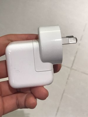 【晶晶雜貨店】二手良品 APPLE 蘋果 專用 5W USB Power adapter 可折式充電器 歐規插頭 白色