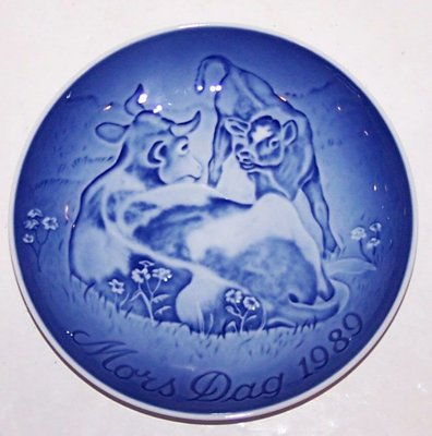 ❤丹麥Royal Copenhagen皇家哥本哈根B&amp;G 1989 牛轉乾坤 (金牛寶寶與媽媽) 手工彩繪瓷盤