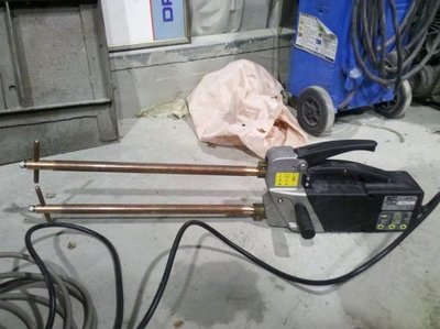 汽車板金 點焊機  手提式 鈑金機 氬焊機 切割機 CO2機 電焊機 開槽機 機械手臂 焊接設備