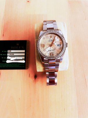 （已售）勞力士116244，錶徑36mm,原鑲鑽，經典銀色小花面盤，有單無盒，剛洗油，絕版昇值中！