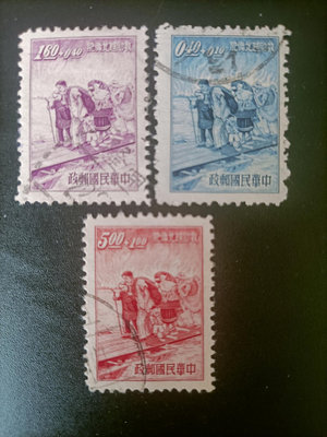 T56台灣郵票，慈4救助越北僑胞附捐郵票3全舊上品，品相請見圖