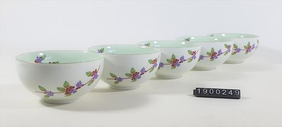 日本 深川製磁 宮內廳 茶碗 茶杯 淺綠色底 小紫花圖案 5入木盒裝-1900249
