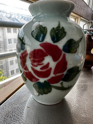 日本回流青白瓷【釉里紅】花瓶